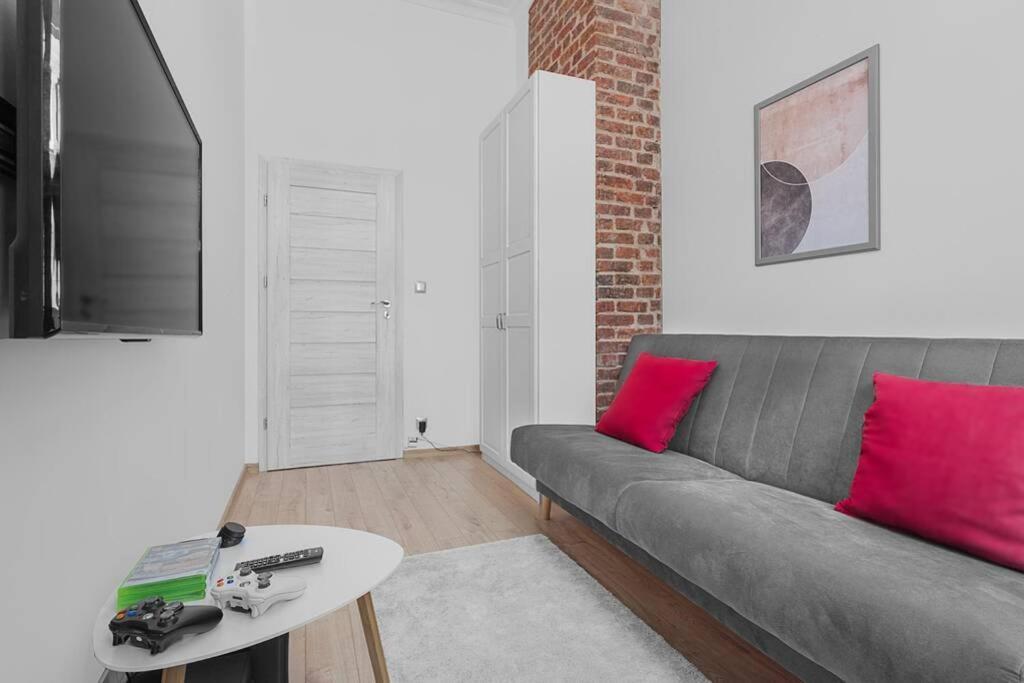 Apartment Roulette